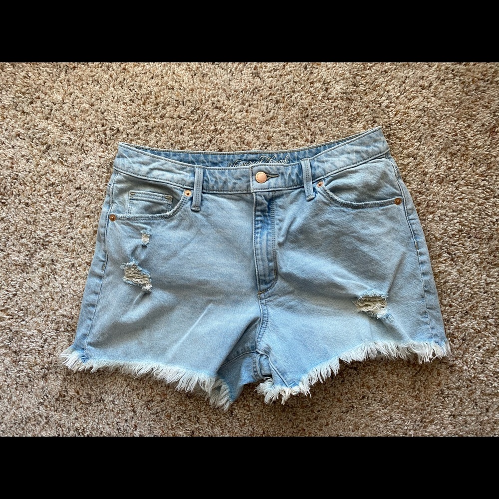 Universal thread cut off shorts